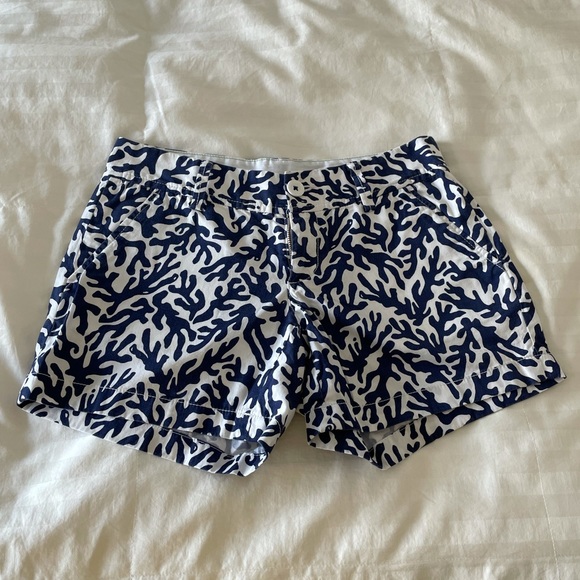 Lilly Pulitzer 5” Callahan shorts - Picture 2 of 3